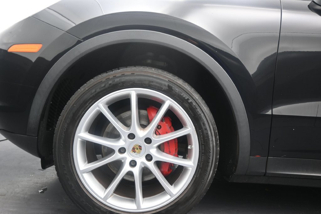 Used 2020 Porsche Cayenne AWD/4WD image 9