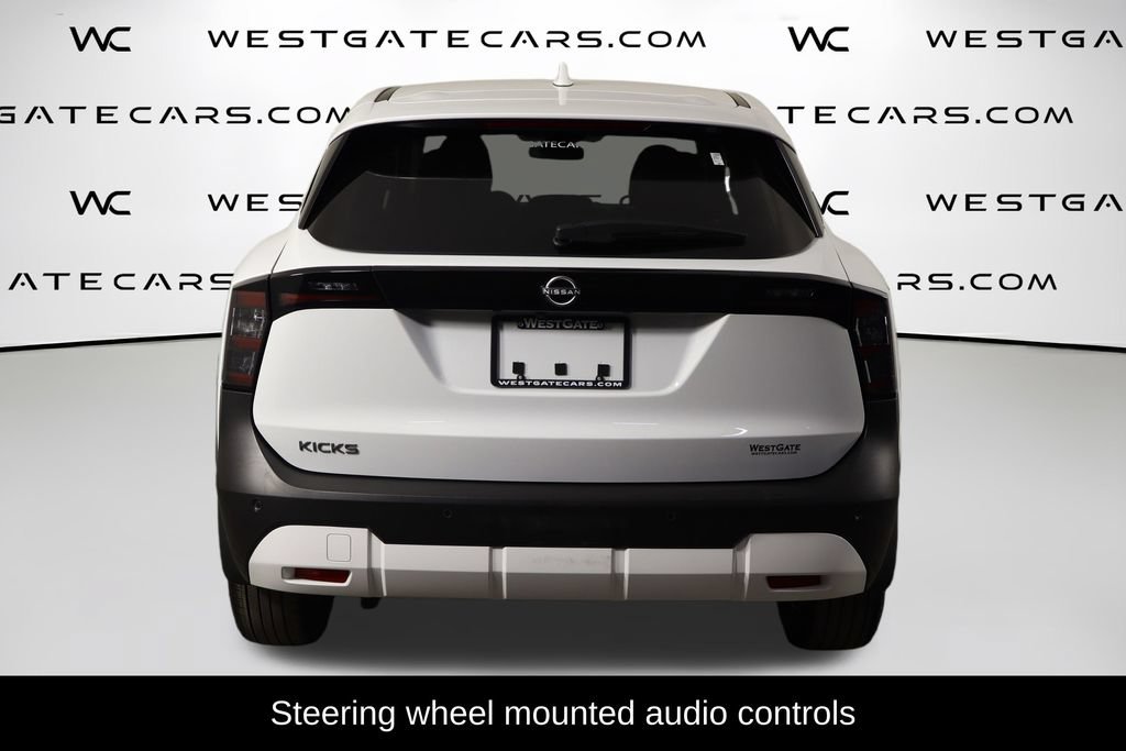 Used 2025 Nissan Kicks SV FWD image 4