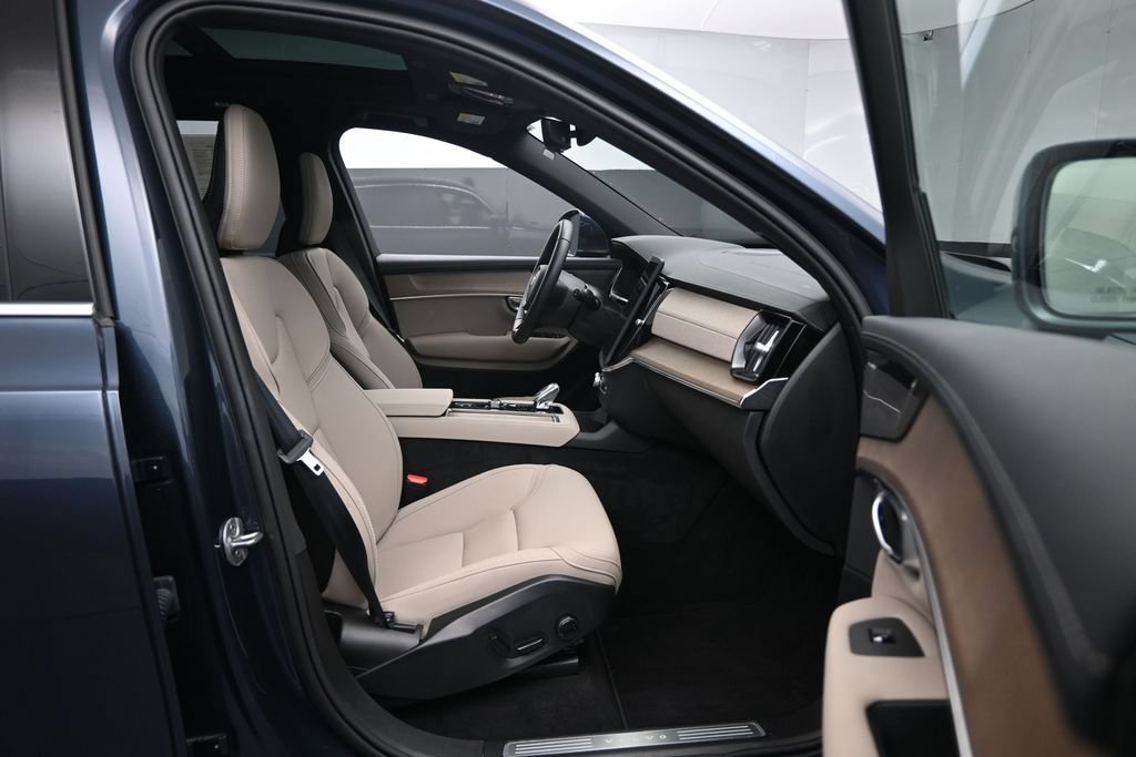 Used 2026 Volvo XC90 B6 Plus AWD/4WD image 29