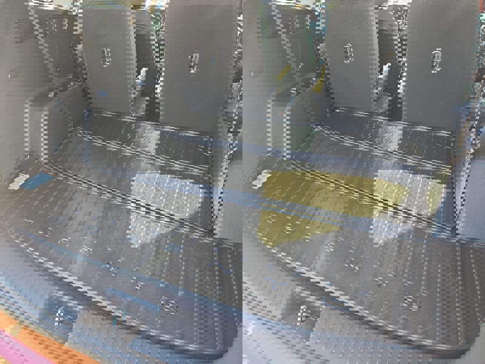 Certified 2022 Kia Sorento SX image 34