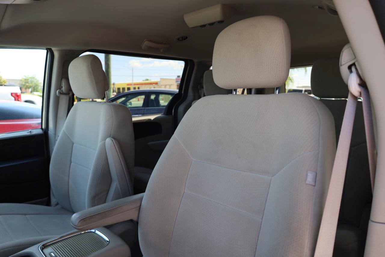 Used 2012 Dodge Grand Caravan SXT FWD image 5