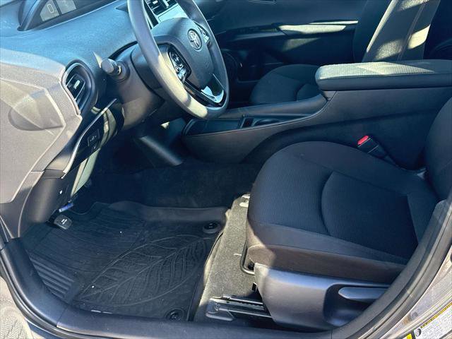 Certified 2020 Toyota Prius L Eco image 27