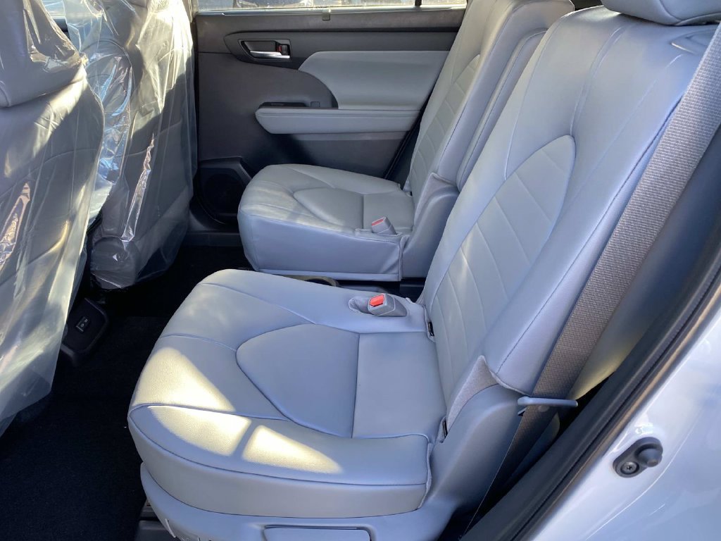 New 2026 Toyota Highlander AWD image 7