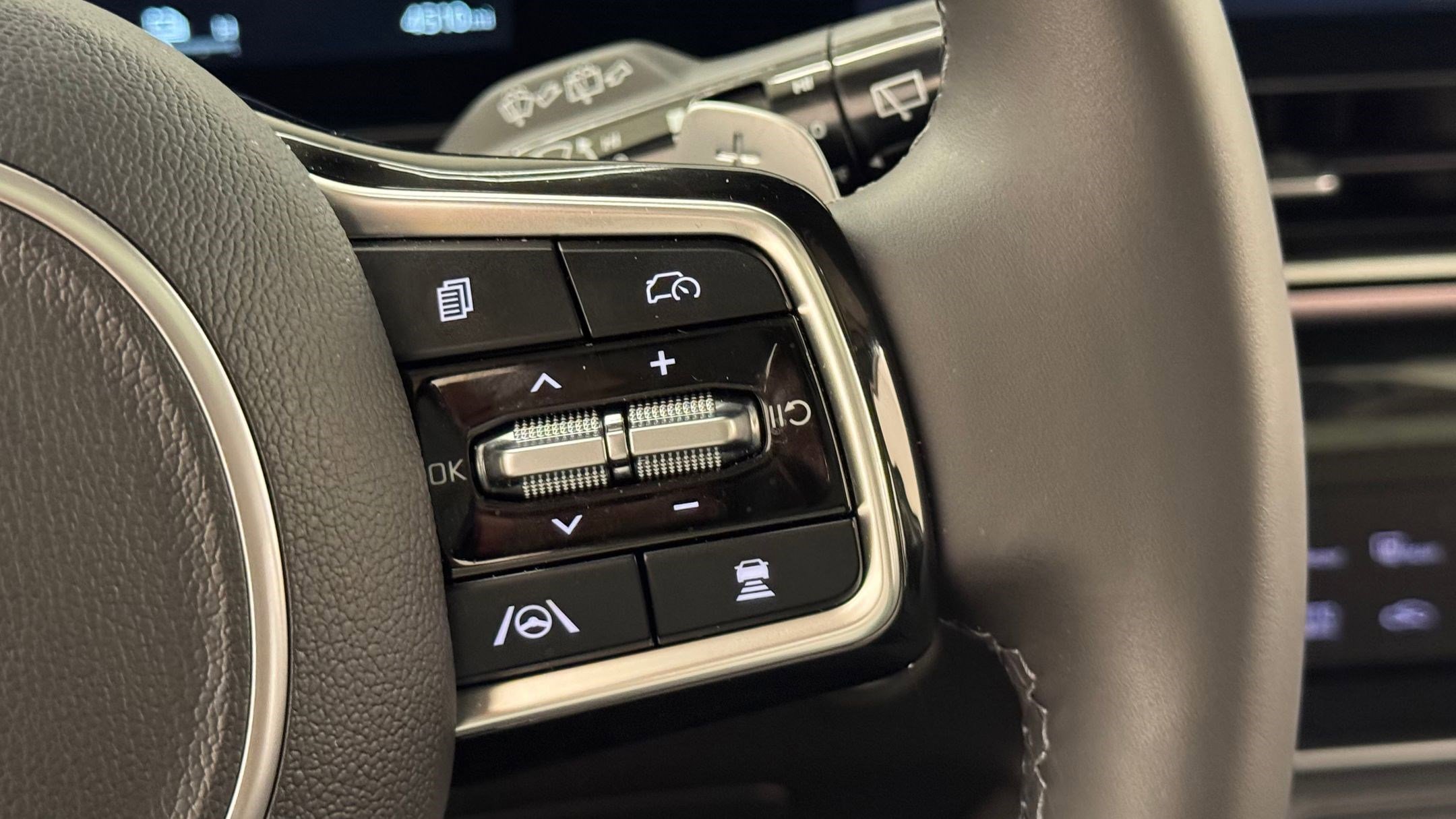 Used 2026 Kia Carnival SX Prestige image 18