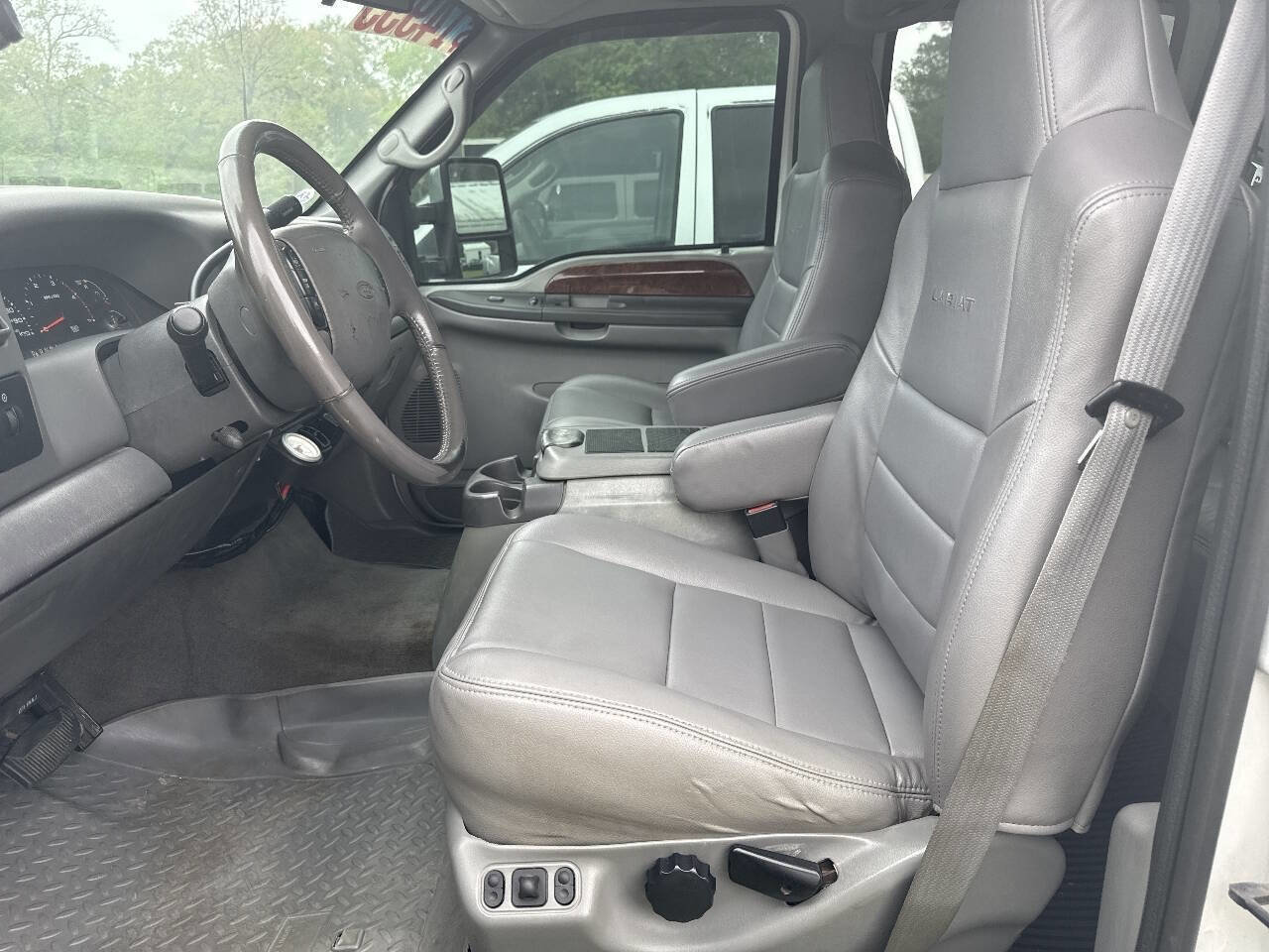 Used 2002 Ford F350 Lariat image 10