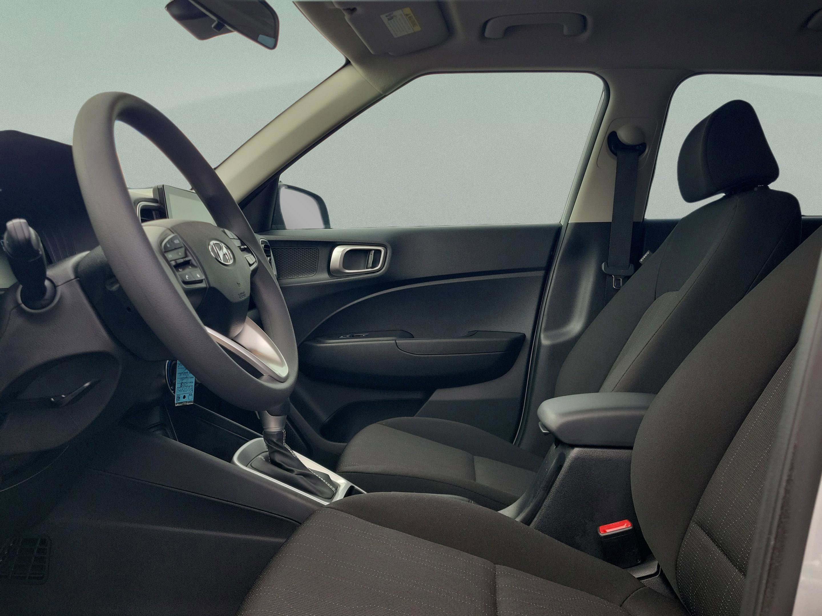 Certified 2023 Hyundai Venue SE image 18