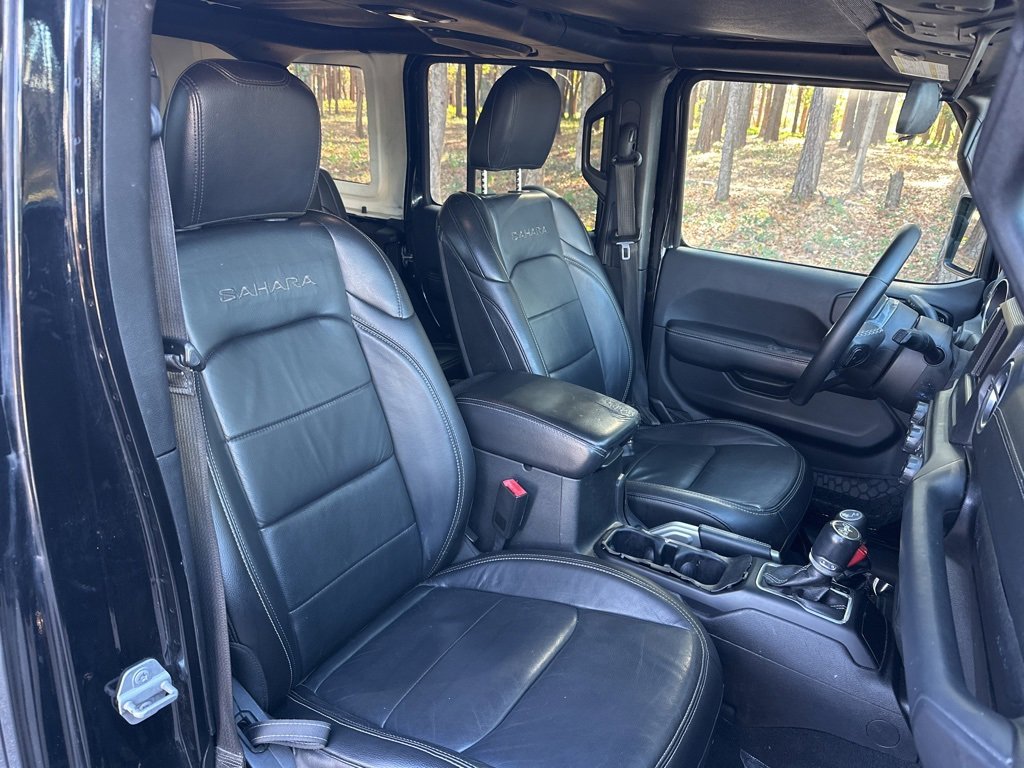 Used 2018 Jeep Wrangler Unlimited Sahara w/ LED Lighting Group image 38
