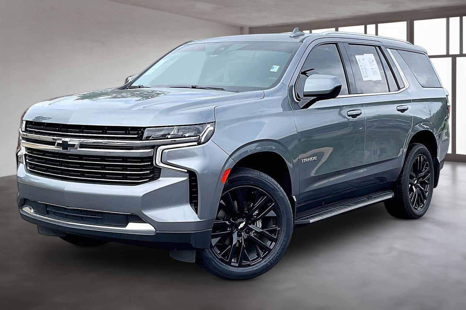 Used 2021 Chevrolet Tahoe LT w/ Rear Media and Nav Package AWD/4WD image 3