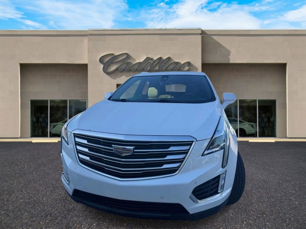 Used 2017 Cadillac XT5 Premium Luxury FWD image 8