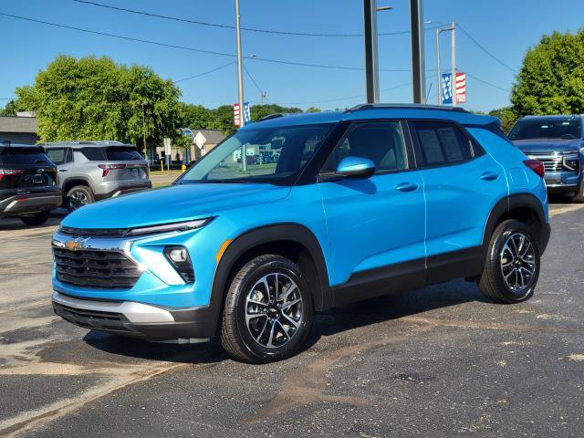 Used 2025 Chevrolet TrailBlazer LT AWD/4WD image 4