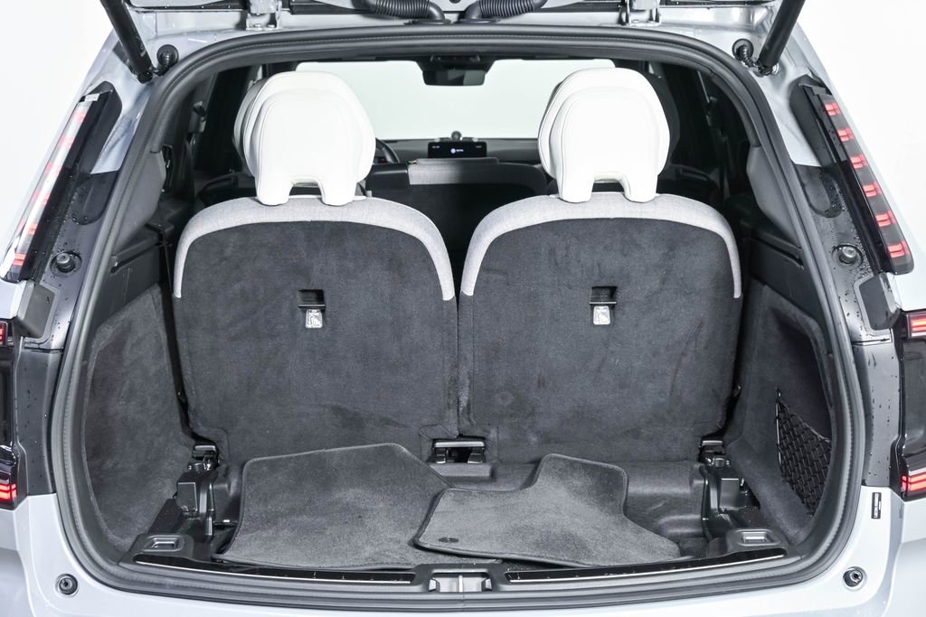 Certified 2025 Volvo EX90 Ultra AWD/4WD image 33