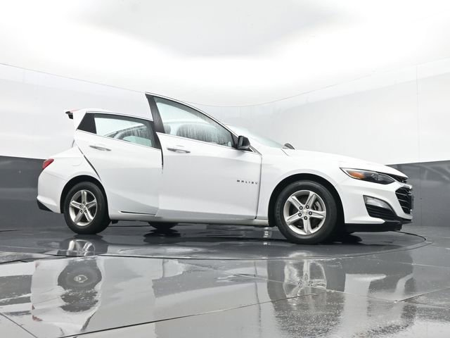 Used 2020 Chevrolet Malibu LS w/ Driver Confidence Package II image 30