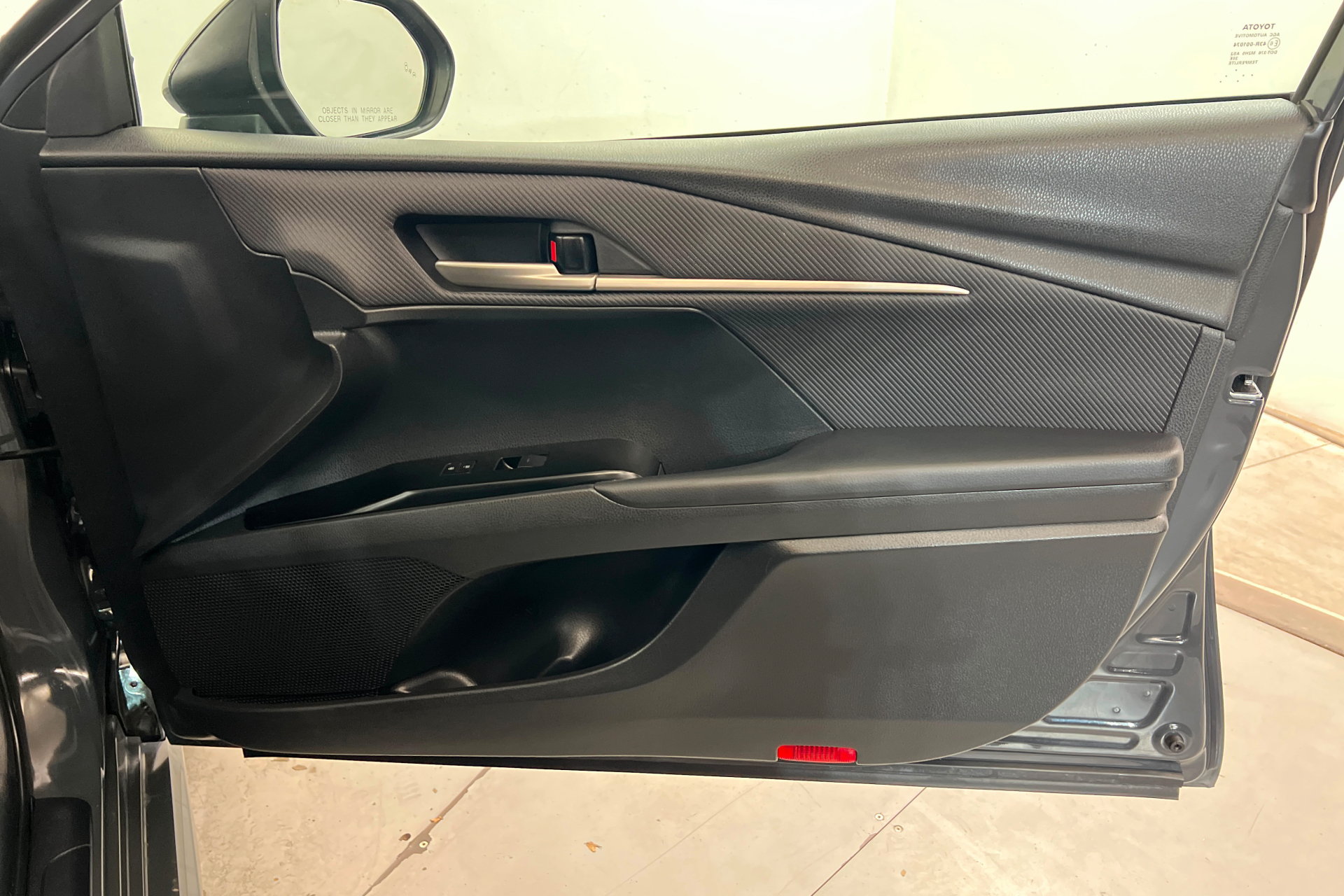 Used 2025 Toyota Camry SE FWD image 22