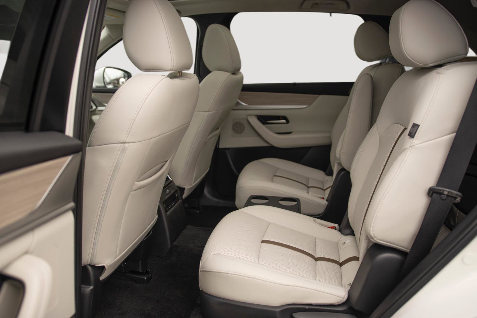 Used 2024 MAZDA CX-90 Plug-In Hybrid w/ Premium Plus image 14