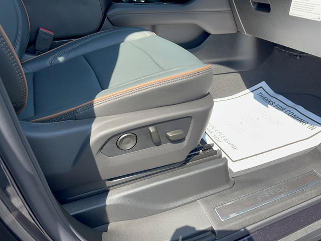 New 2026 GMC Yukon AT4 w/ AT4 Premium Plus Package AWD/4WD image 12