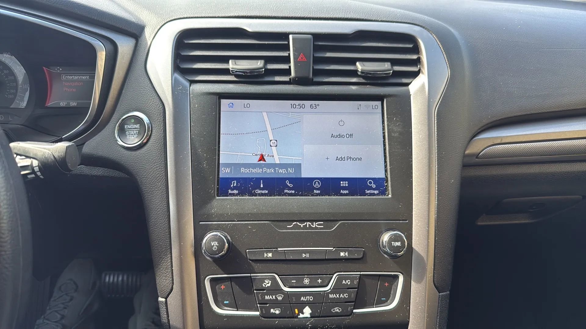 Used 2020 Ford Fusion SE FWD image 18