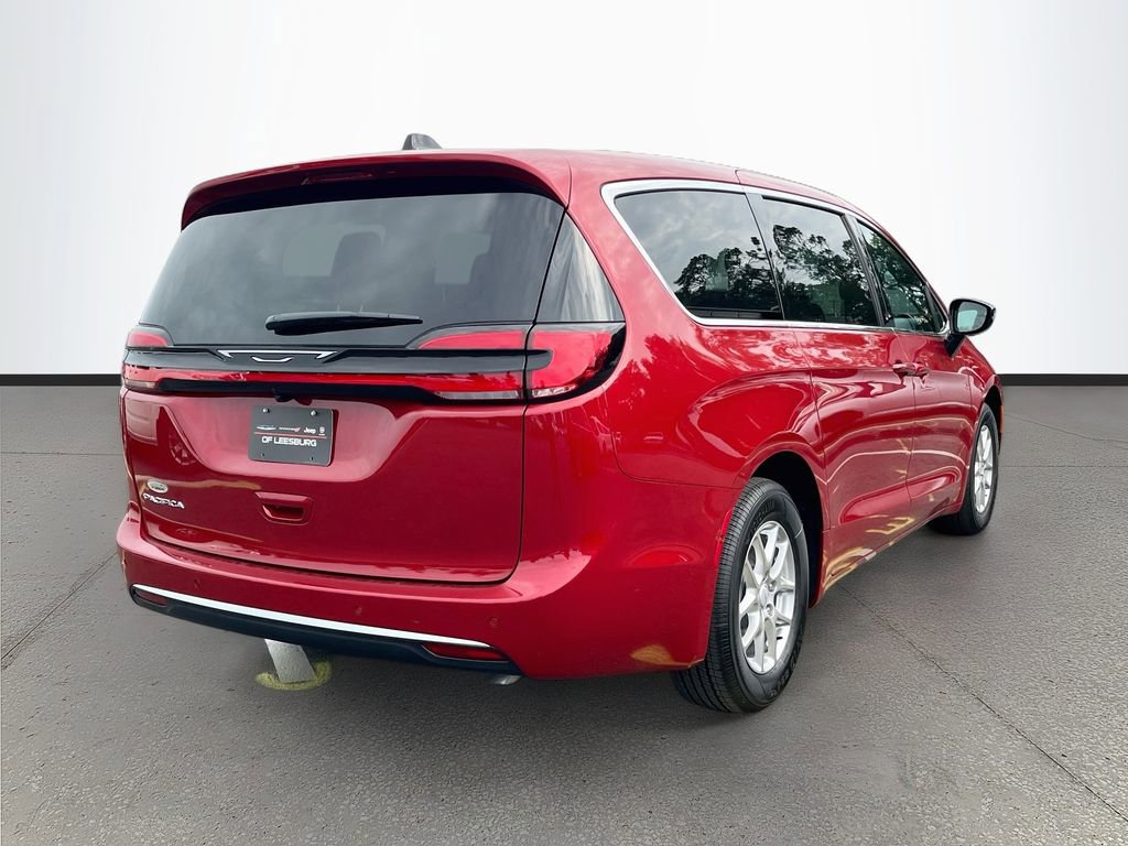 New 2027 Chrysler Pacifica Select FWD image 7