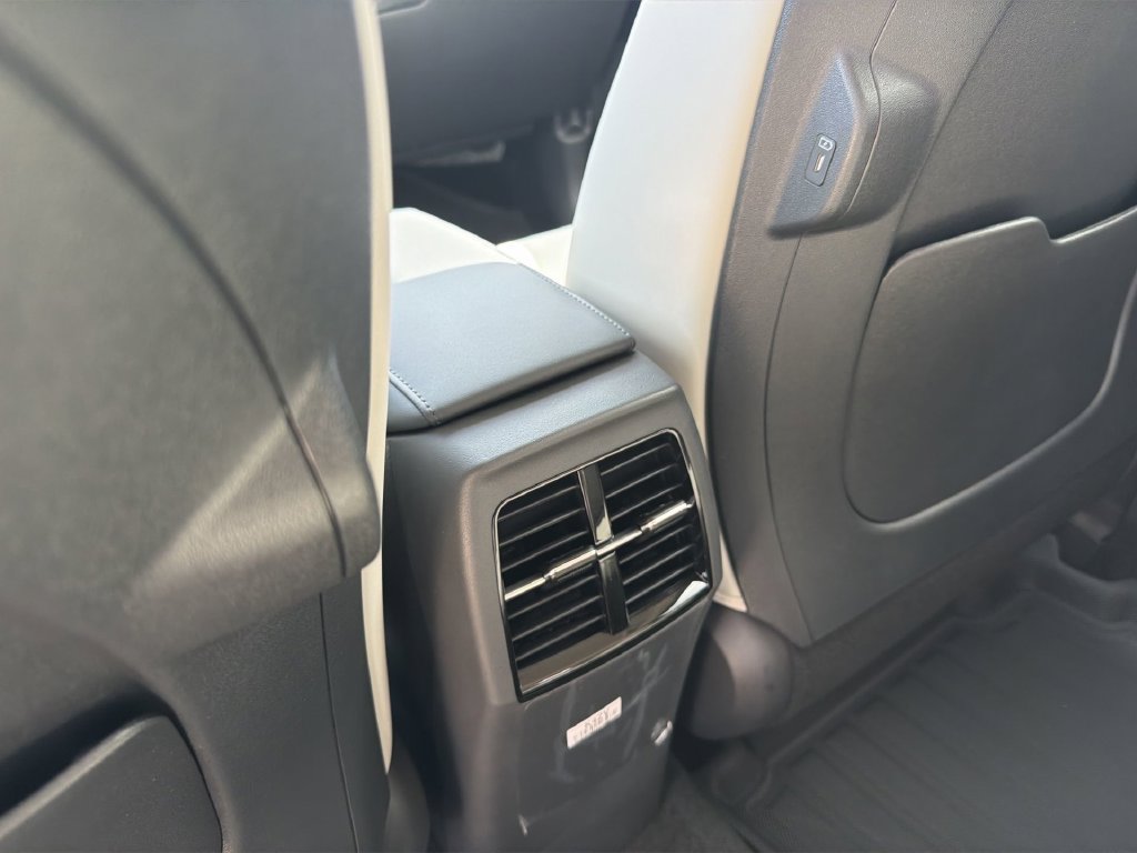 New 2026 Kia Niro EX FWD image 23