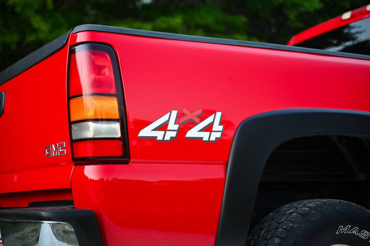 Used 2006 GMC Sierra 2500 SLT w/ Heavy-Duty Power Package AWD/4WD image 54