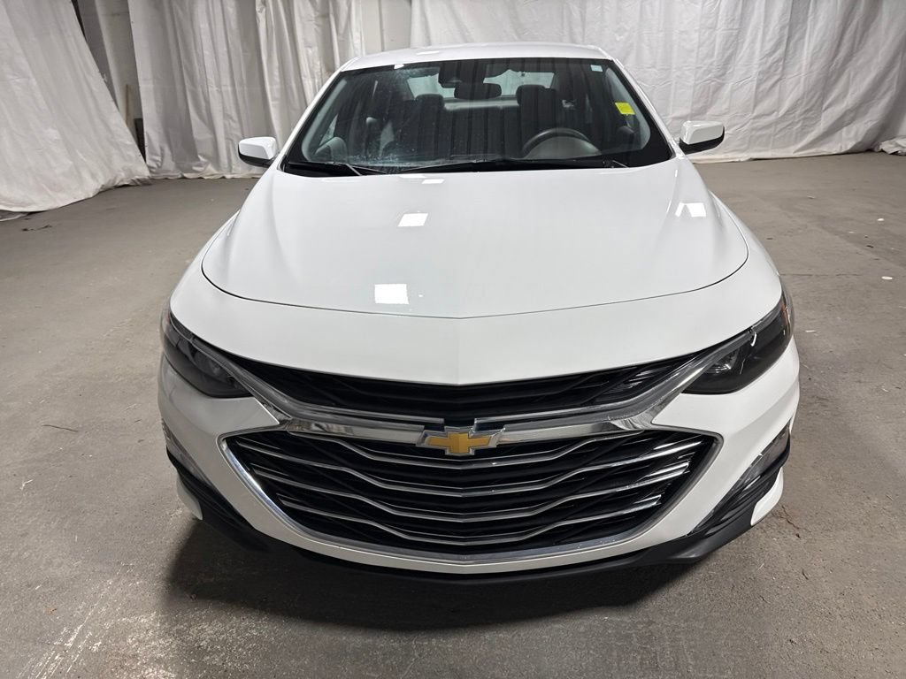 Used 2024 Chevrolet Malibu LT FWD image 2