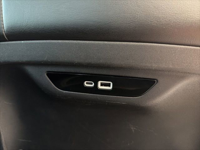Used 2024 Chrysler Pacifica Touring-L FWD image 12