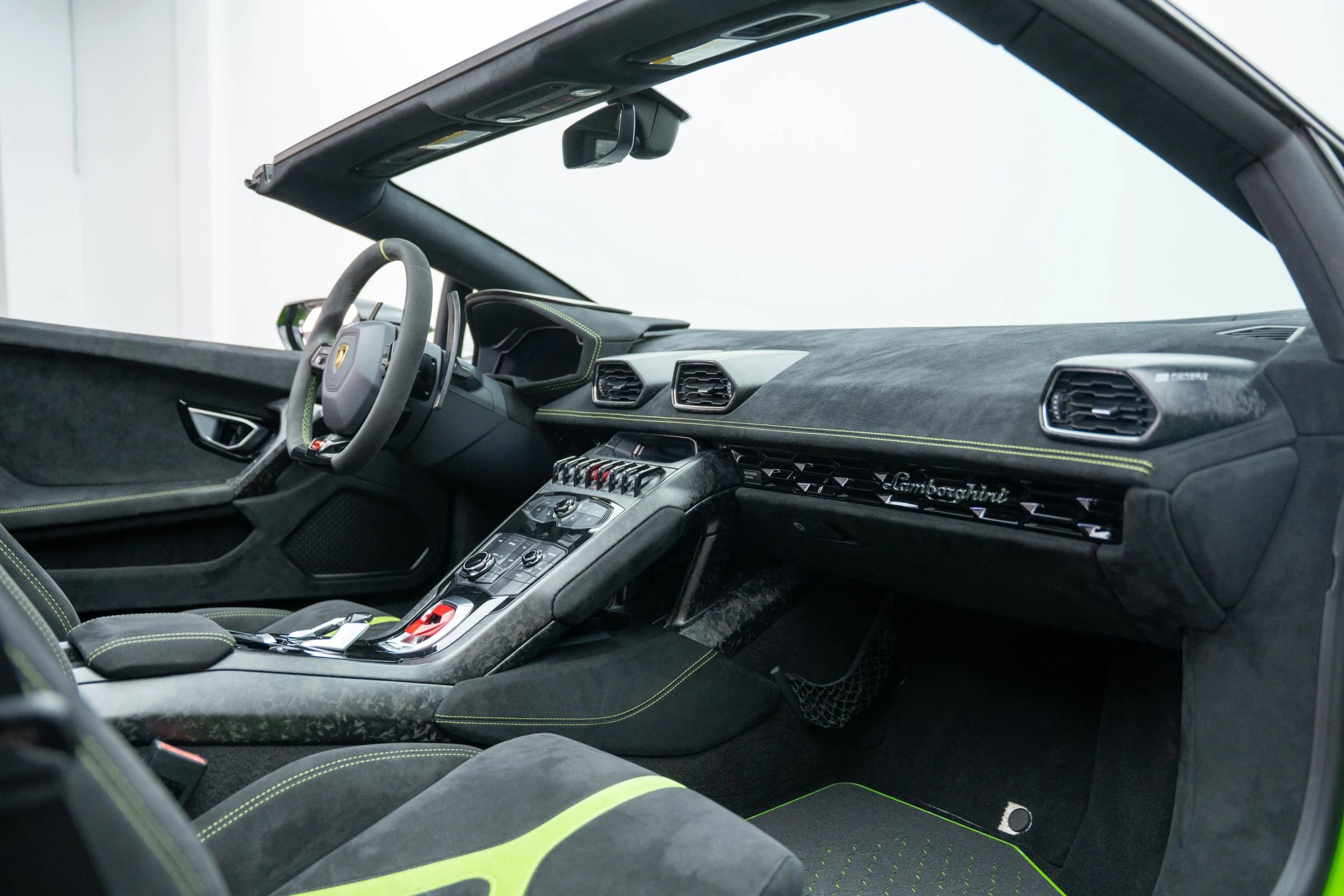 Used 2019 Lamborghini Huracan Performante image 34
