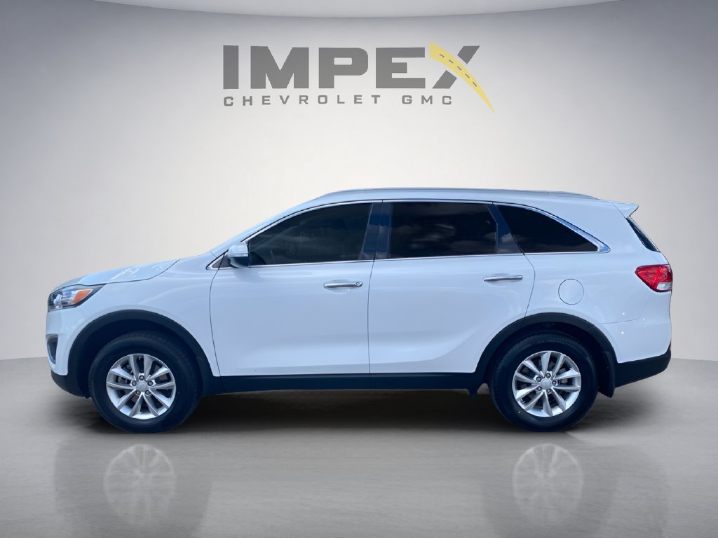 Used 2017 Kia Sorento LX w/ LX V6 Convenience Package FWD image 2