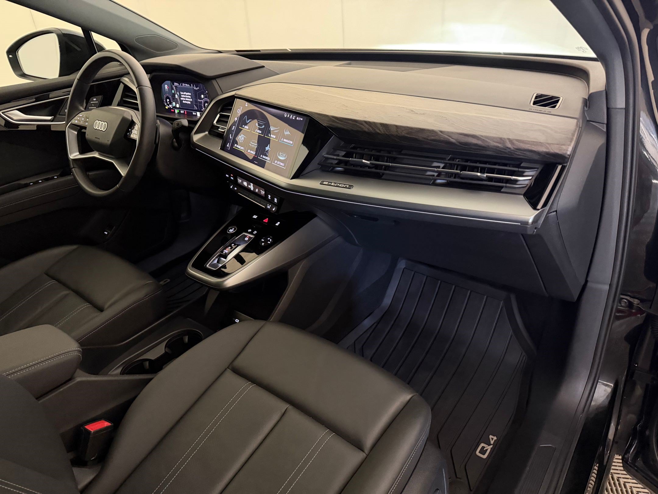 Certified 2025 Audi Q4 e-tron Premium w/ Convenience Package RWD image 30