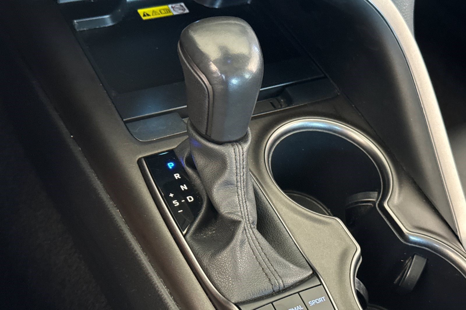 Used 2023 Toyota Camry XSE FWD image 17