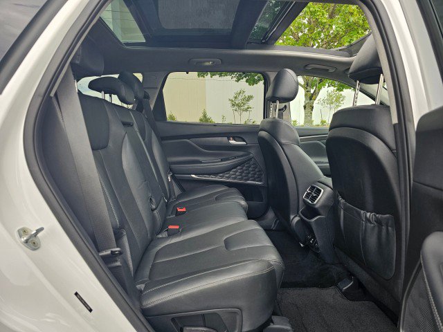 Used 2020 Hyundai Santa Fe Limited AWD/4WD image 13