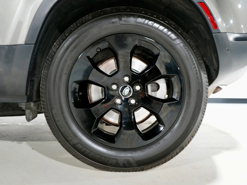 Used 2021 Land Rover Defender 110 SE image 34