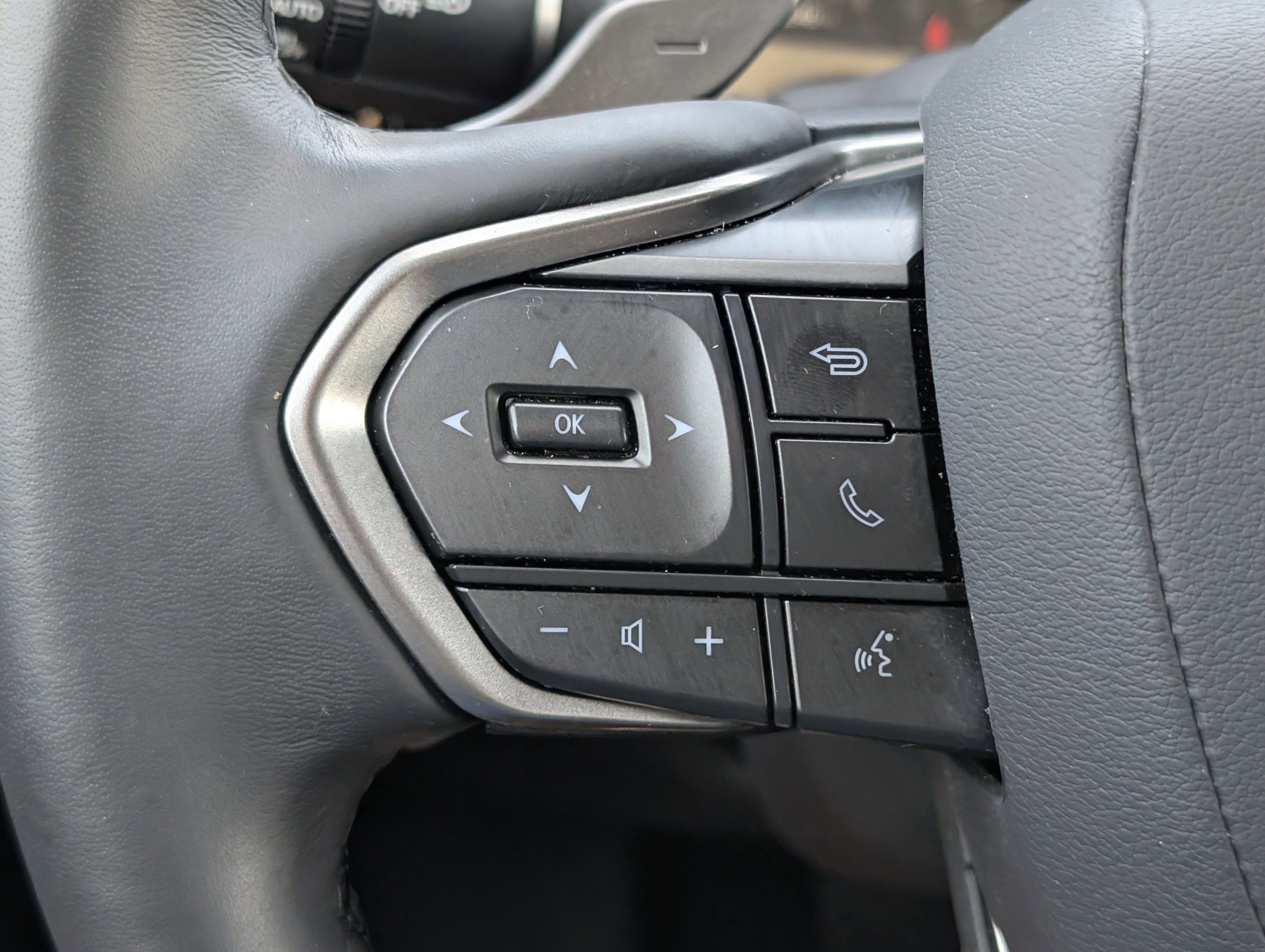 Used 2025 Lexus RX 350 FWD w/ Technology Package image 13
