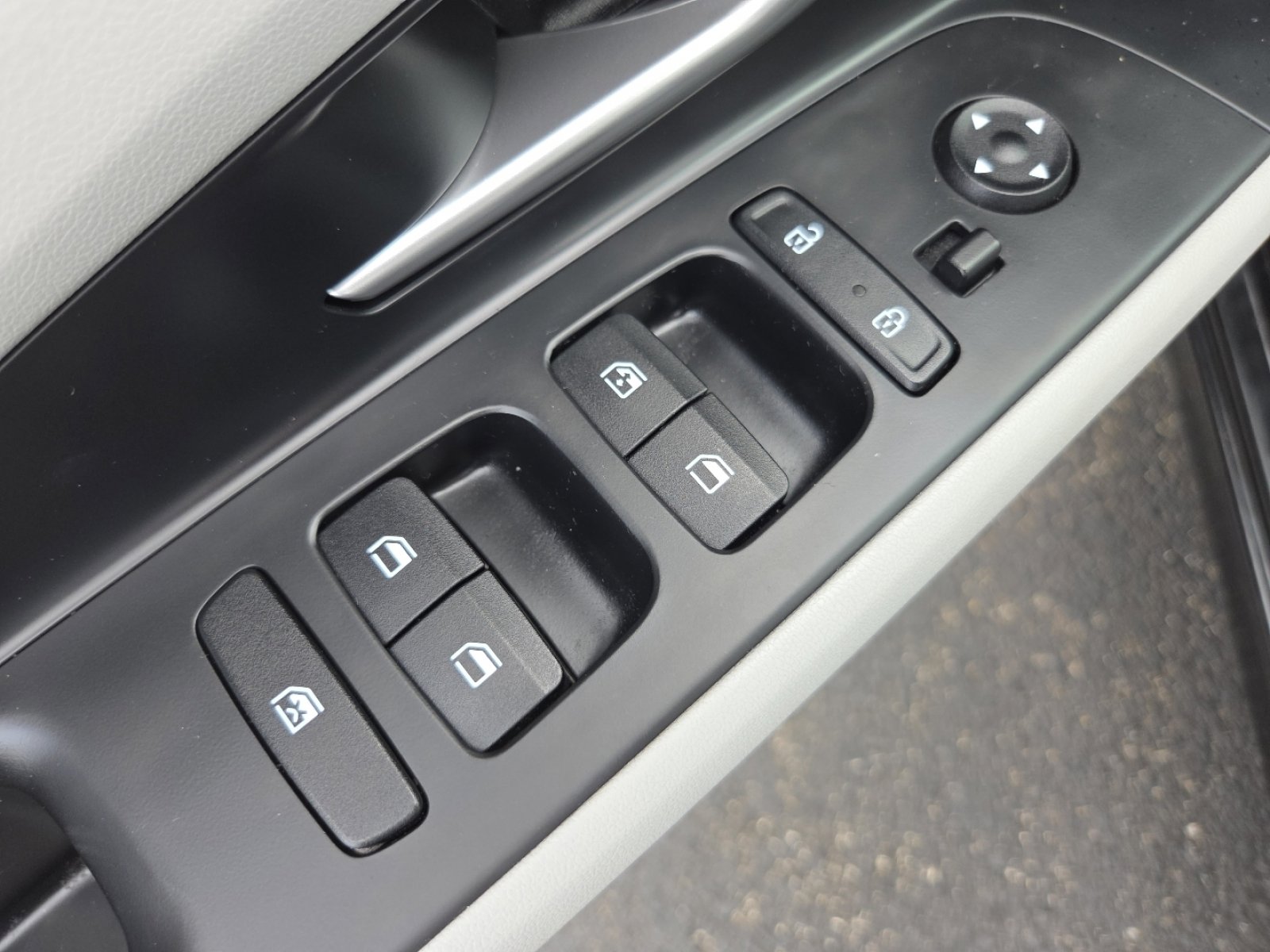 Used 2021 Hyundai Elantra Limited image 29