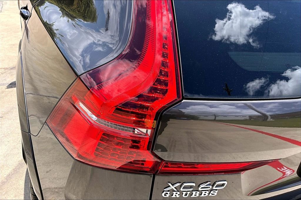 Used 2023 Volvo XC60 B5 Ultimate FWD image 40
