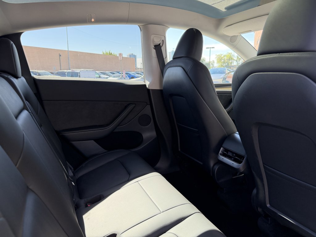 Used 2023 Tesla Model Y Long Range image 40