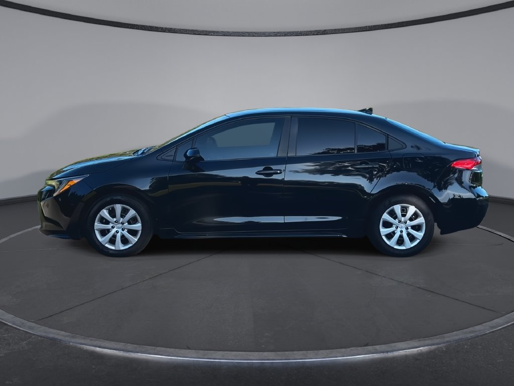 Used 2022 Toyota Corolla LE FWD image 5
