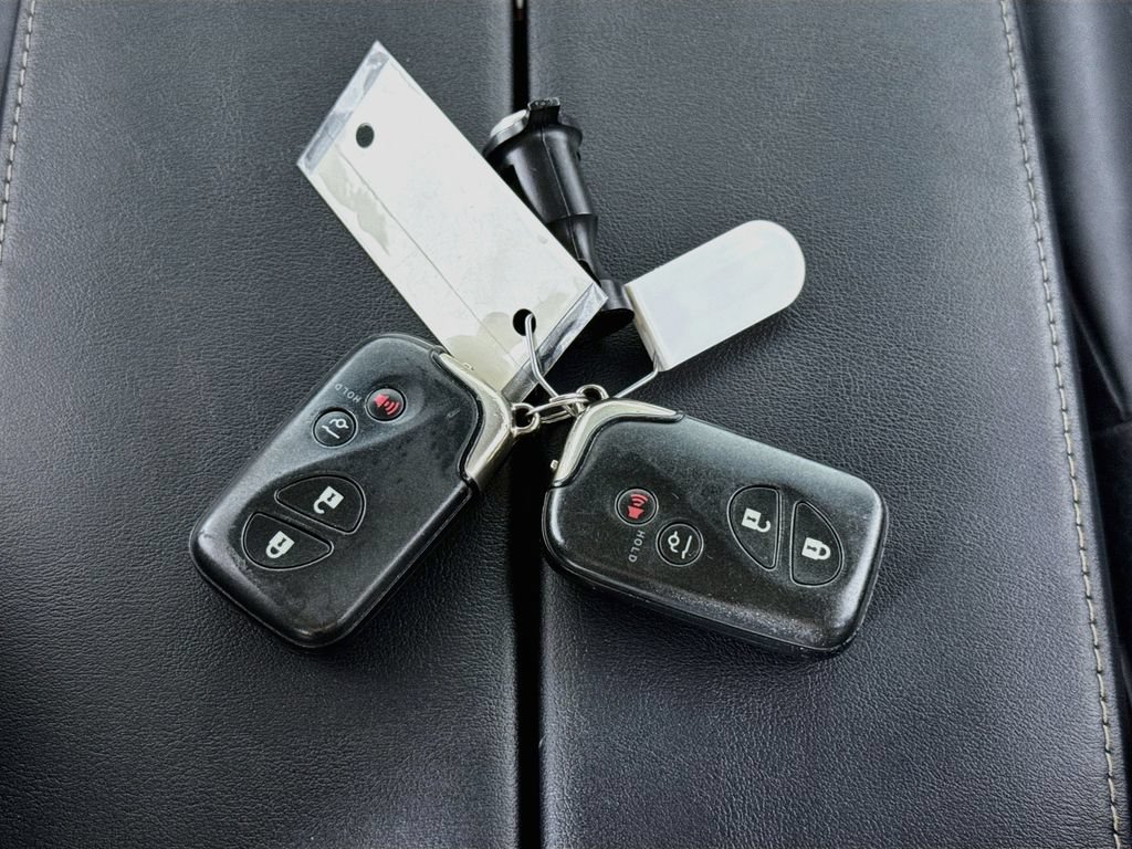 Used 2016 Lexus GX 460 Luxury w/ Preferred Accessory Package AWD/4WD image 32