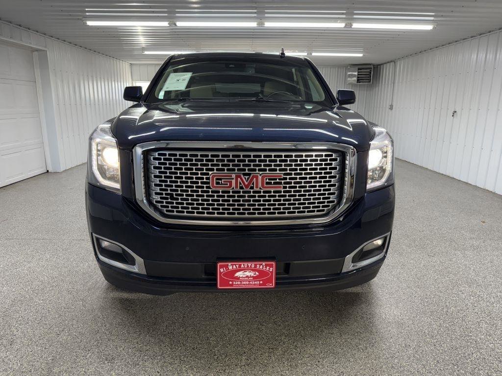Used 2017 GMC Yukon XL Denali AWD/4WD image 3