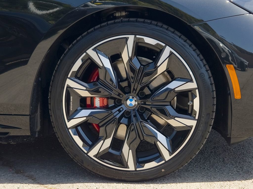 New 2026 BMW 550e xDrive w/ Premium Package AWD/4WD image 7