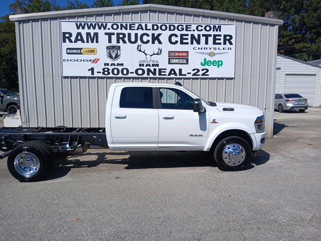 New 2027 RAM 5500 4x4 Crew Cab w/ Laramie Trim Package image 2