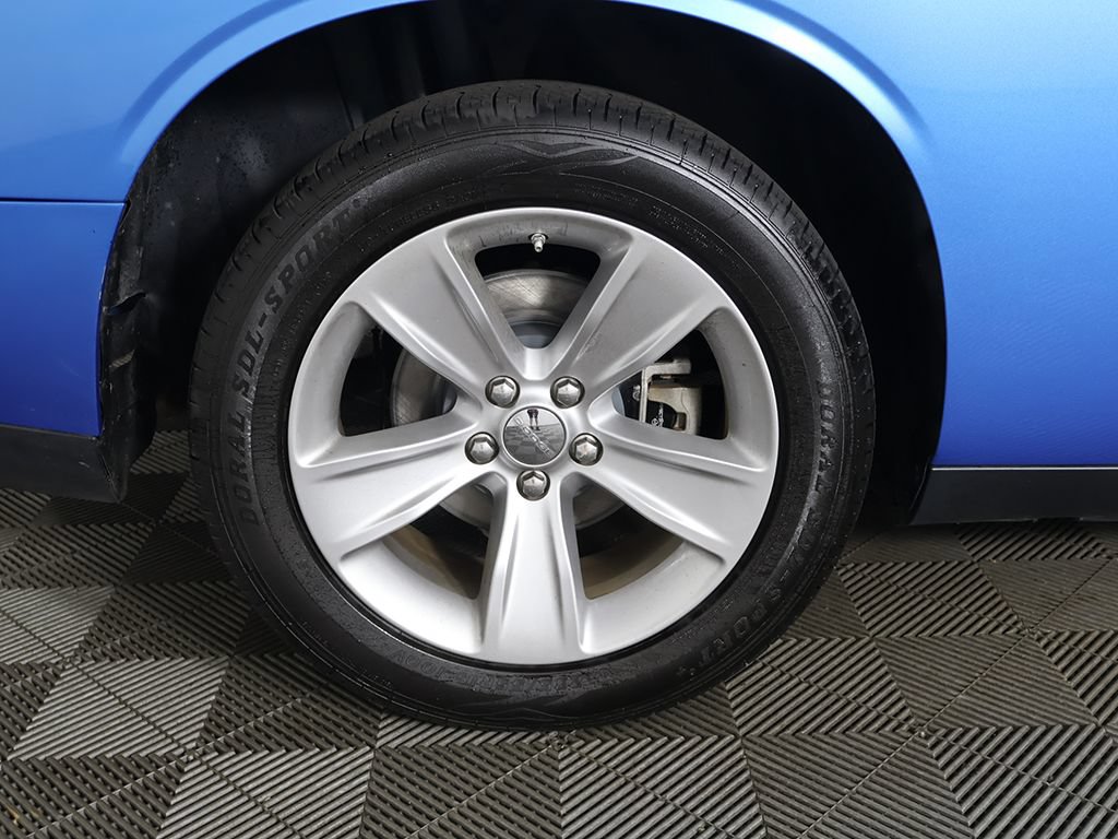 Used 2023 Dodge Challenger SXT RWD image 17
