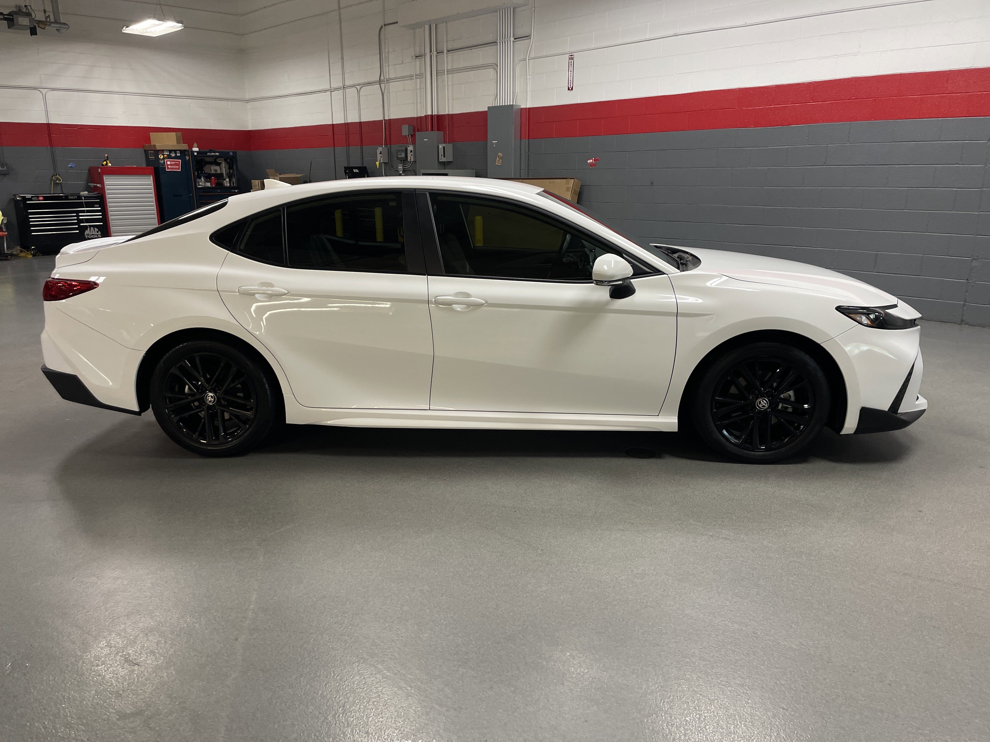 Certified 2025 Toyota Camry SE image 11