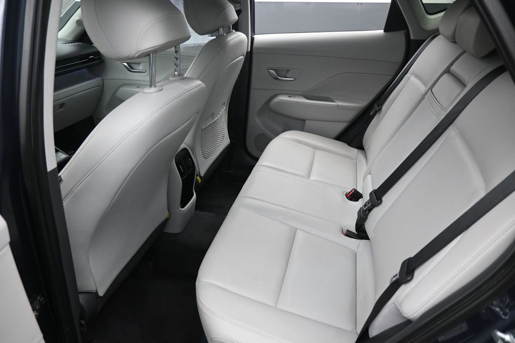 Used 2024 Hyundai Kona Limited FWD image 27