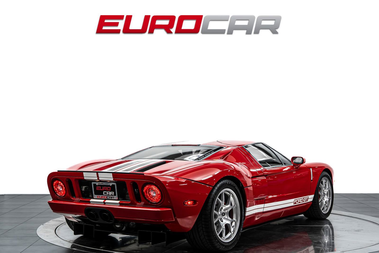 Used 2005 Ford GT RWD image 5