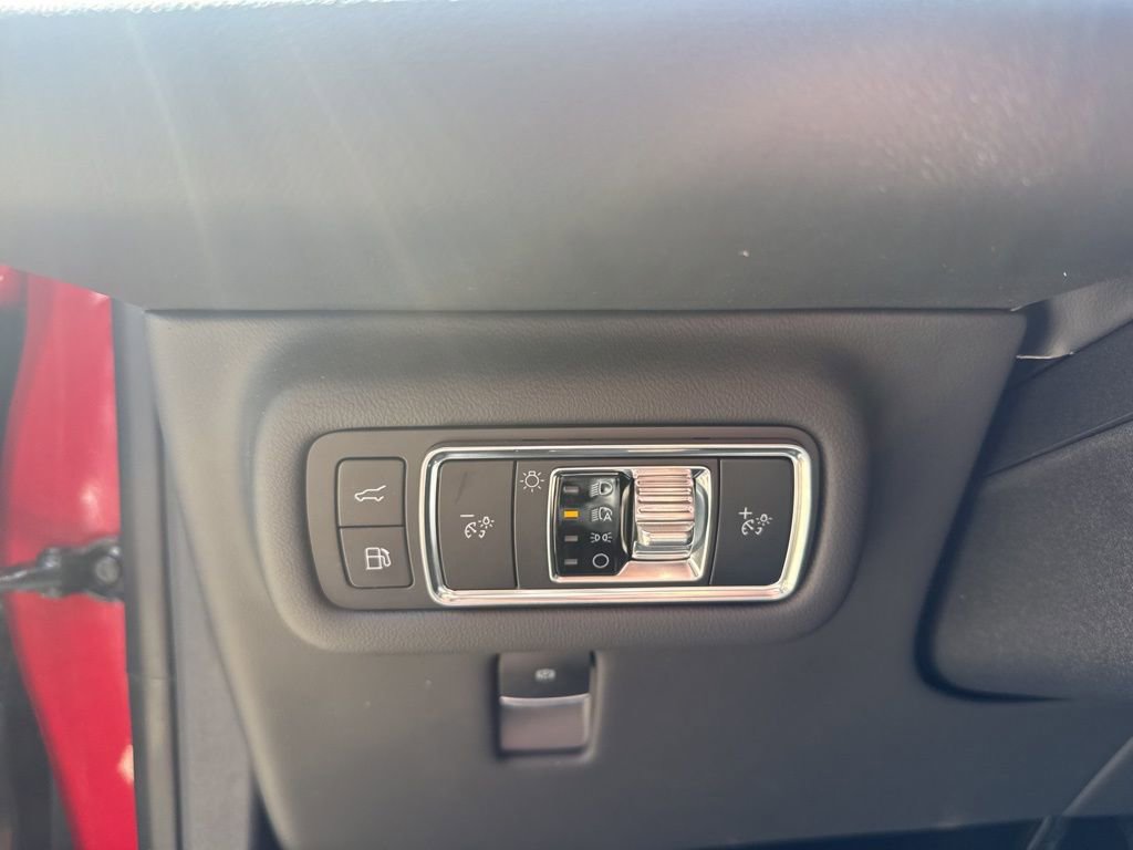 Used 2024 Lincoln Nautilus Reserve w/ Equipment Group 203A image 11