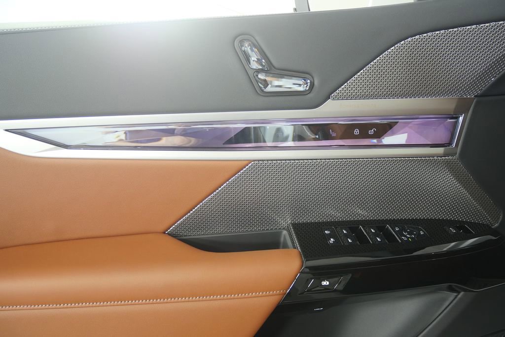 New 2026 BMW i7 xDrive60 AWD/4WD image 8