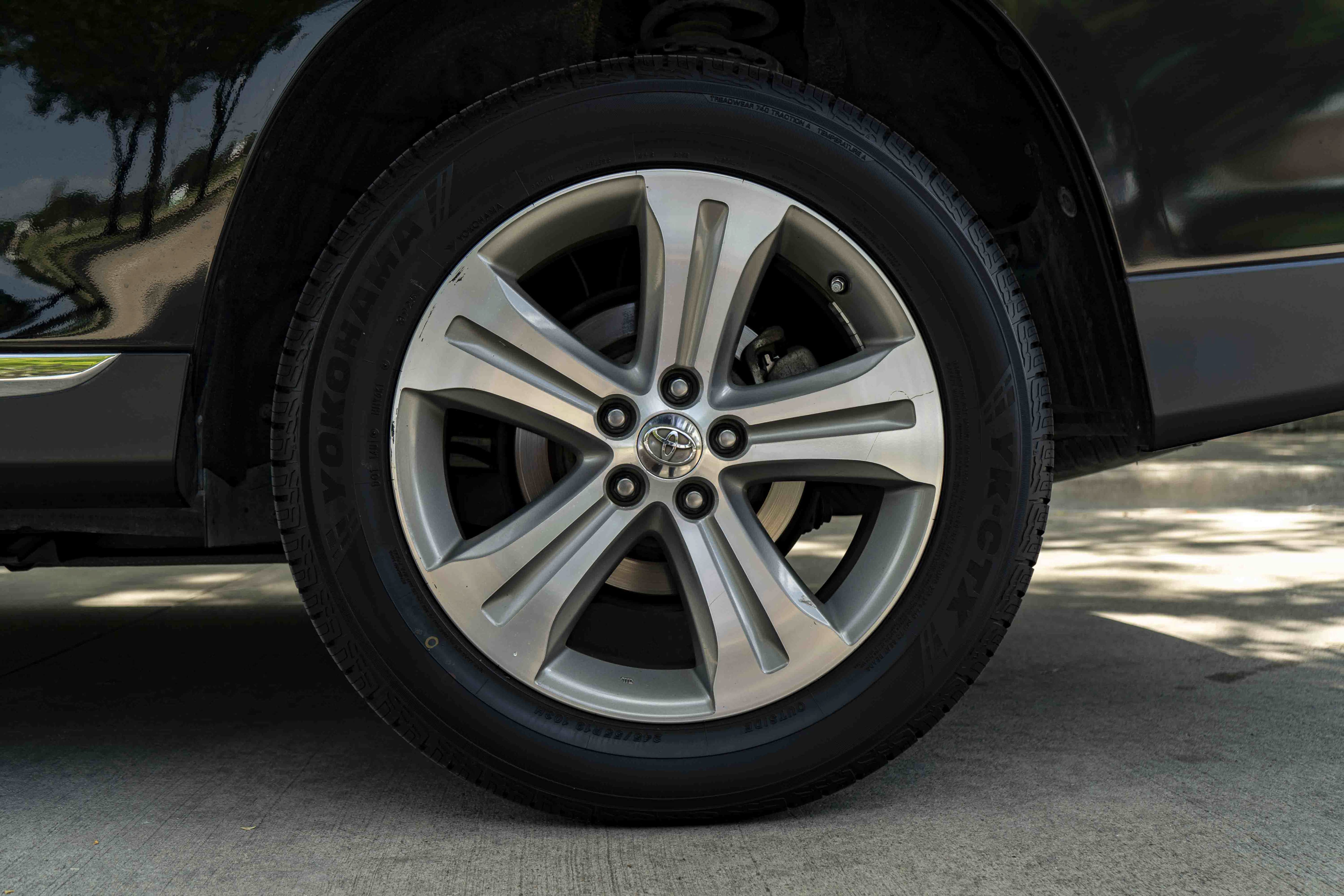 Used 2012 Toyota Highlander Limited FWD image 14