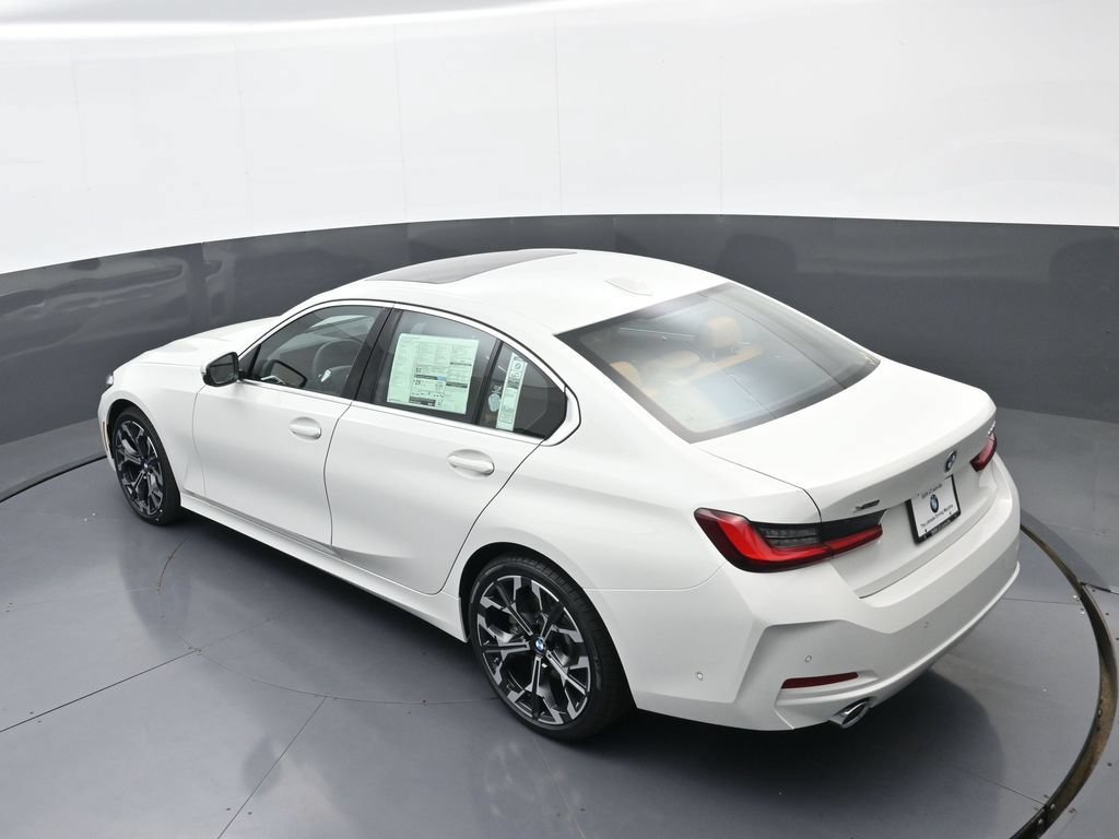 New 2026 BMW 330i xDrive Sedan w/ Convenience Package AWD/4WD image 32