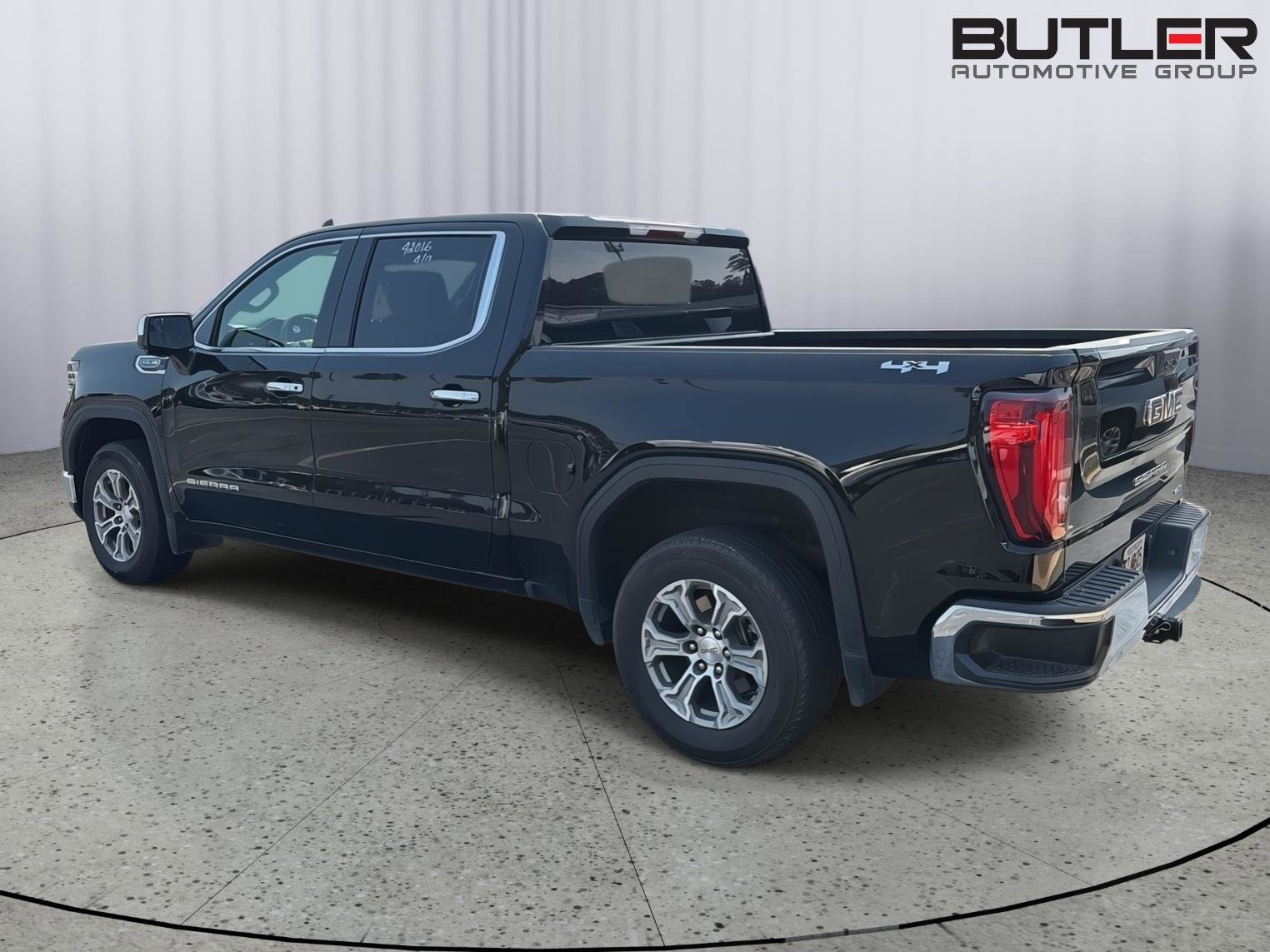 Used 2024 GMC Sierra 1500 SLT AWD/4WD image 4