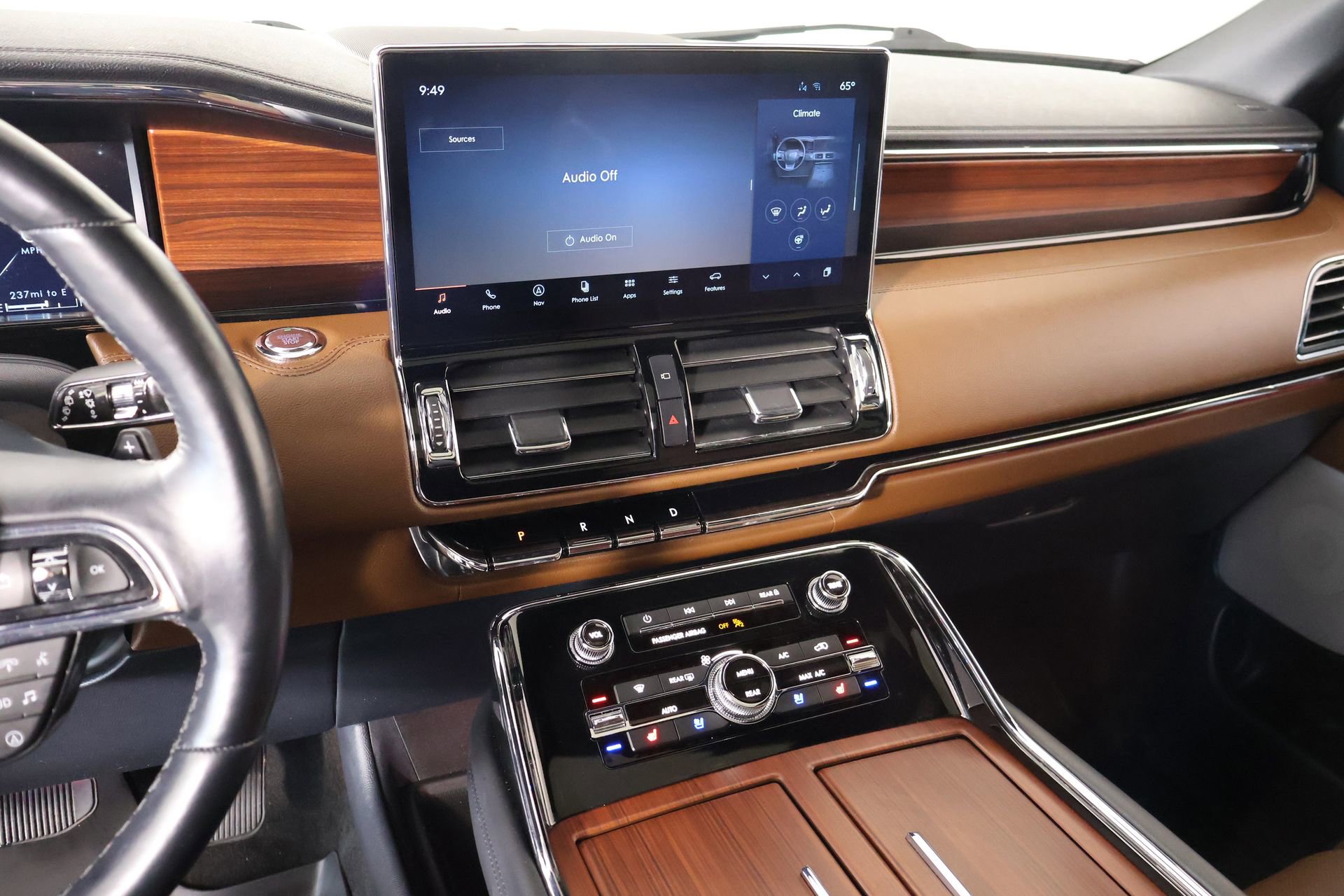 New 2026 Lincoln Navigator L Premier AWD/4WD image 5